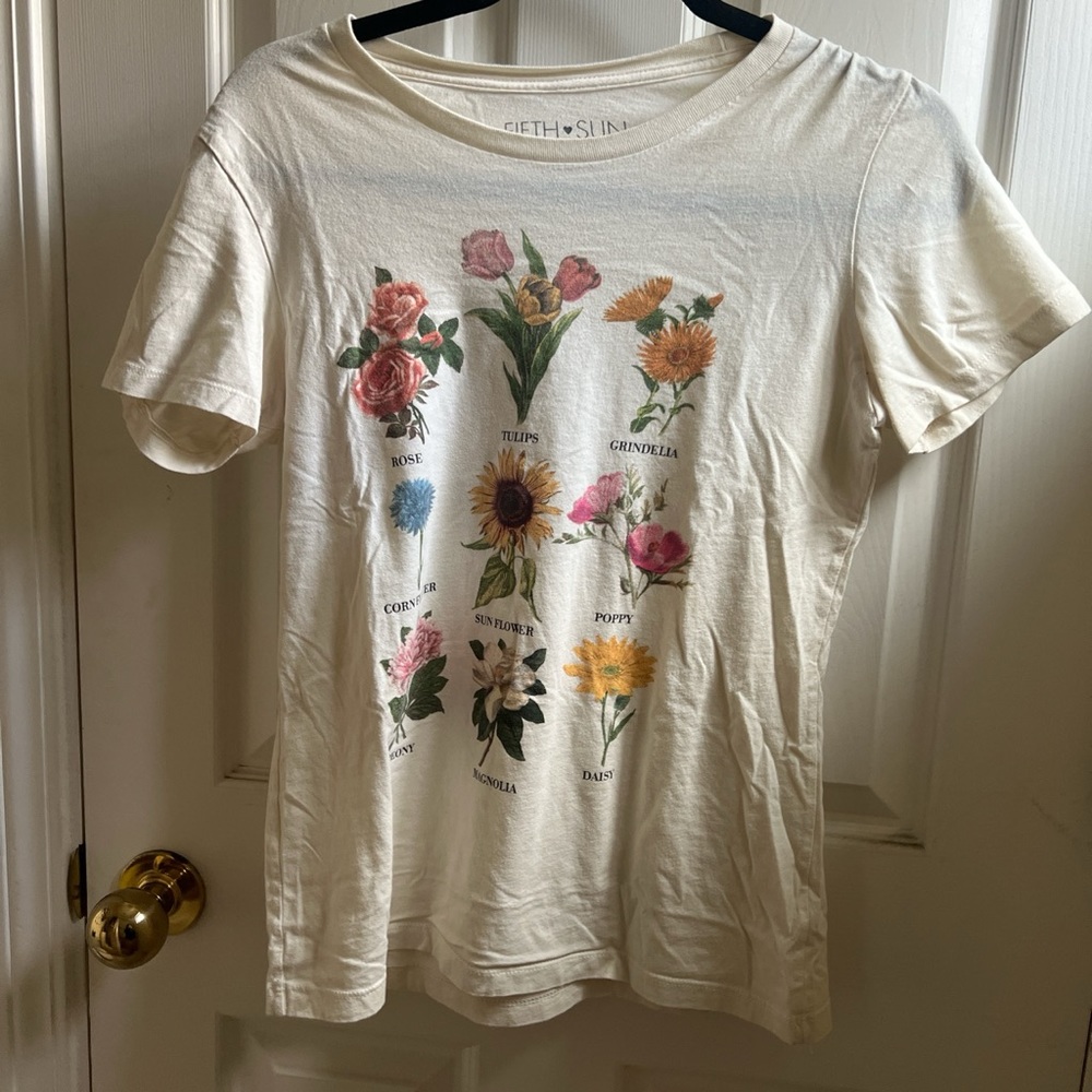 beige flower t-shirt - Picture 1 of 3